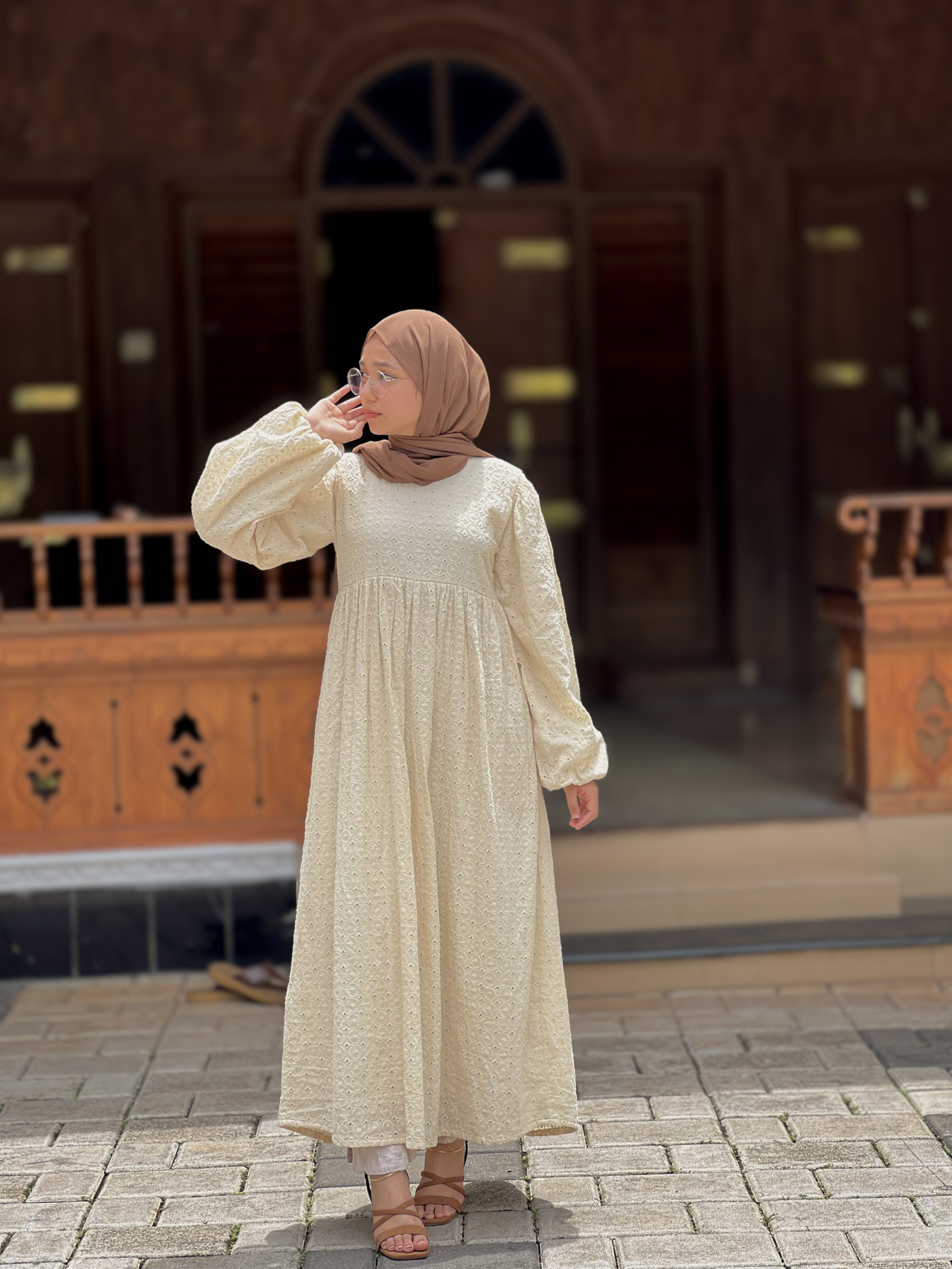 Yezwe Hakoba Off White Maxi Dress with V-Neck - Modest Wear