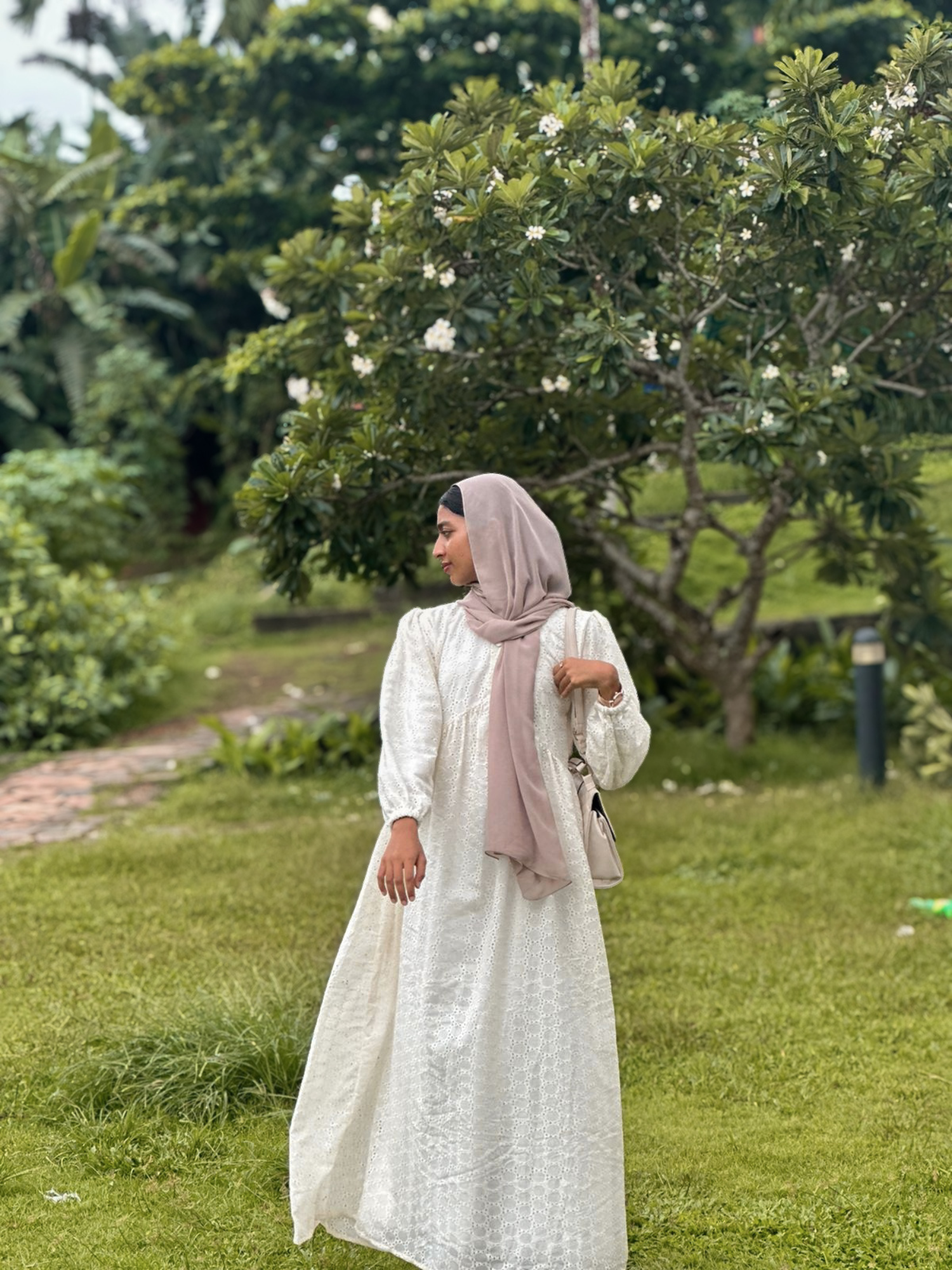 Yezwe Hakoba Off White Maxi Dress with Aliya Cut - Modest Wear