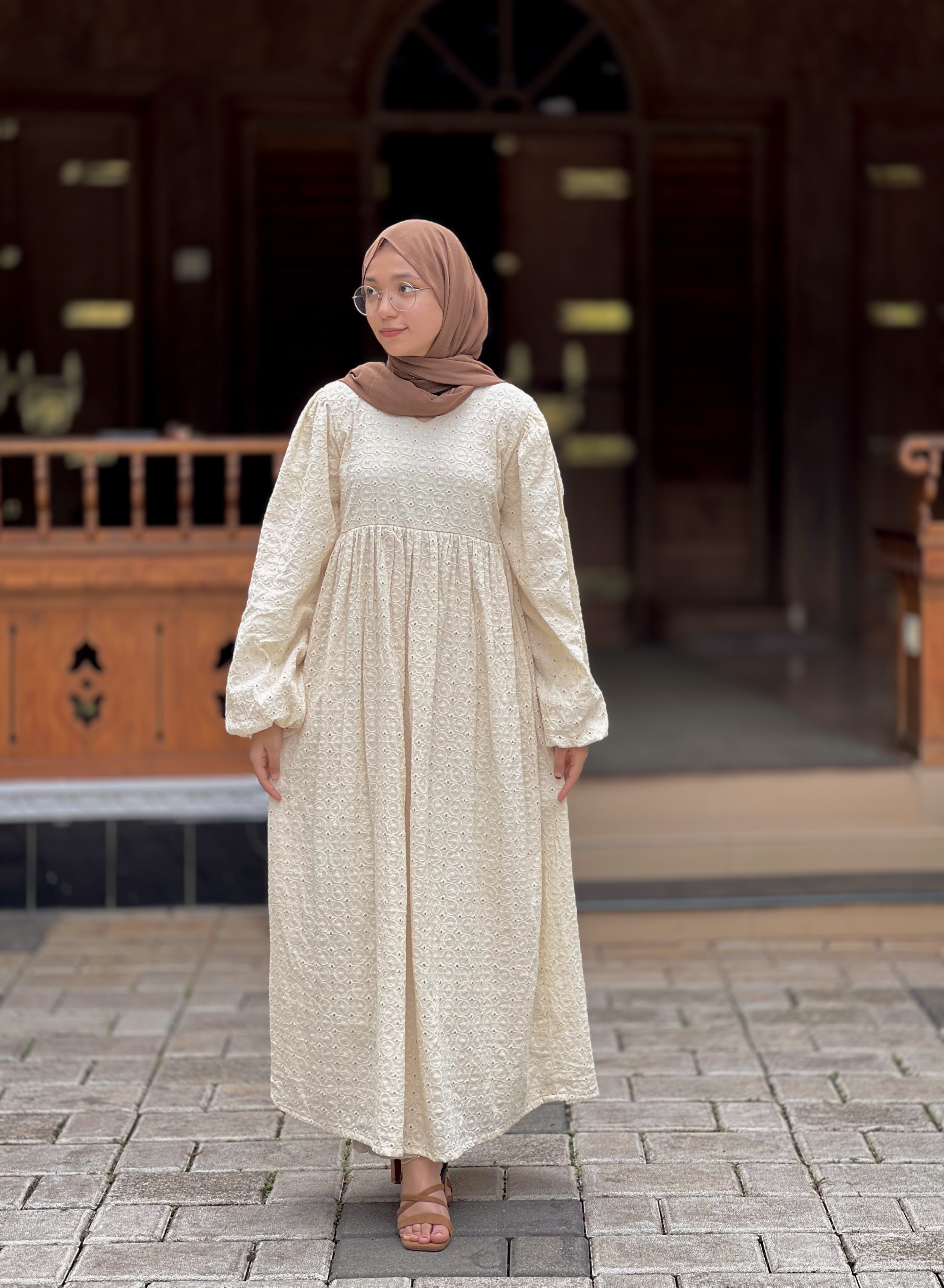 Yezwe Hakoba Off White Maxi Dress with V-Neck - Modest Wear