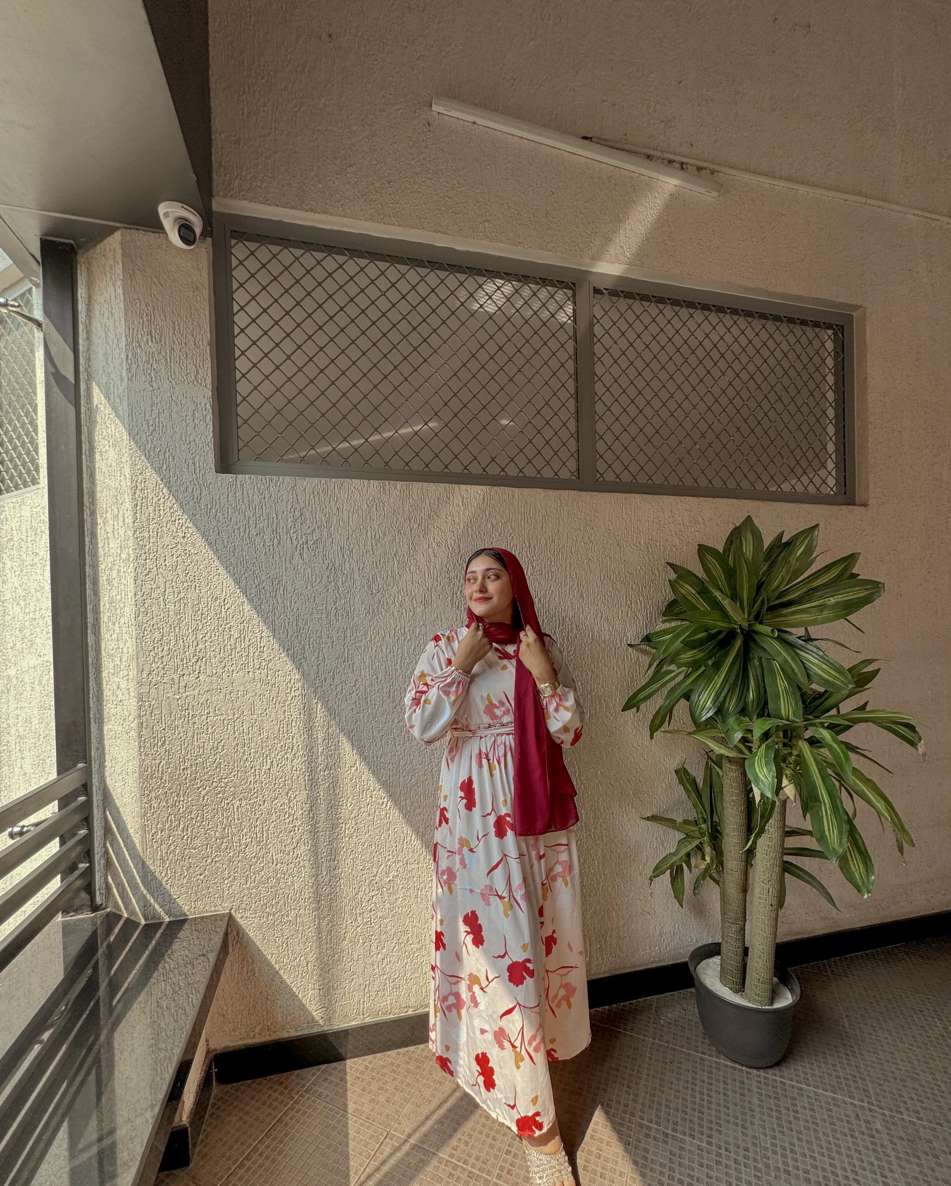 Yezwe floral v-neck maxi dress with vibrant floral print, perfect for casual outings and summer events