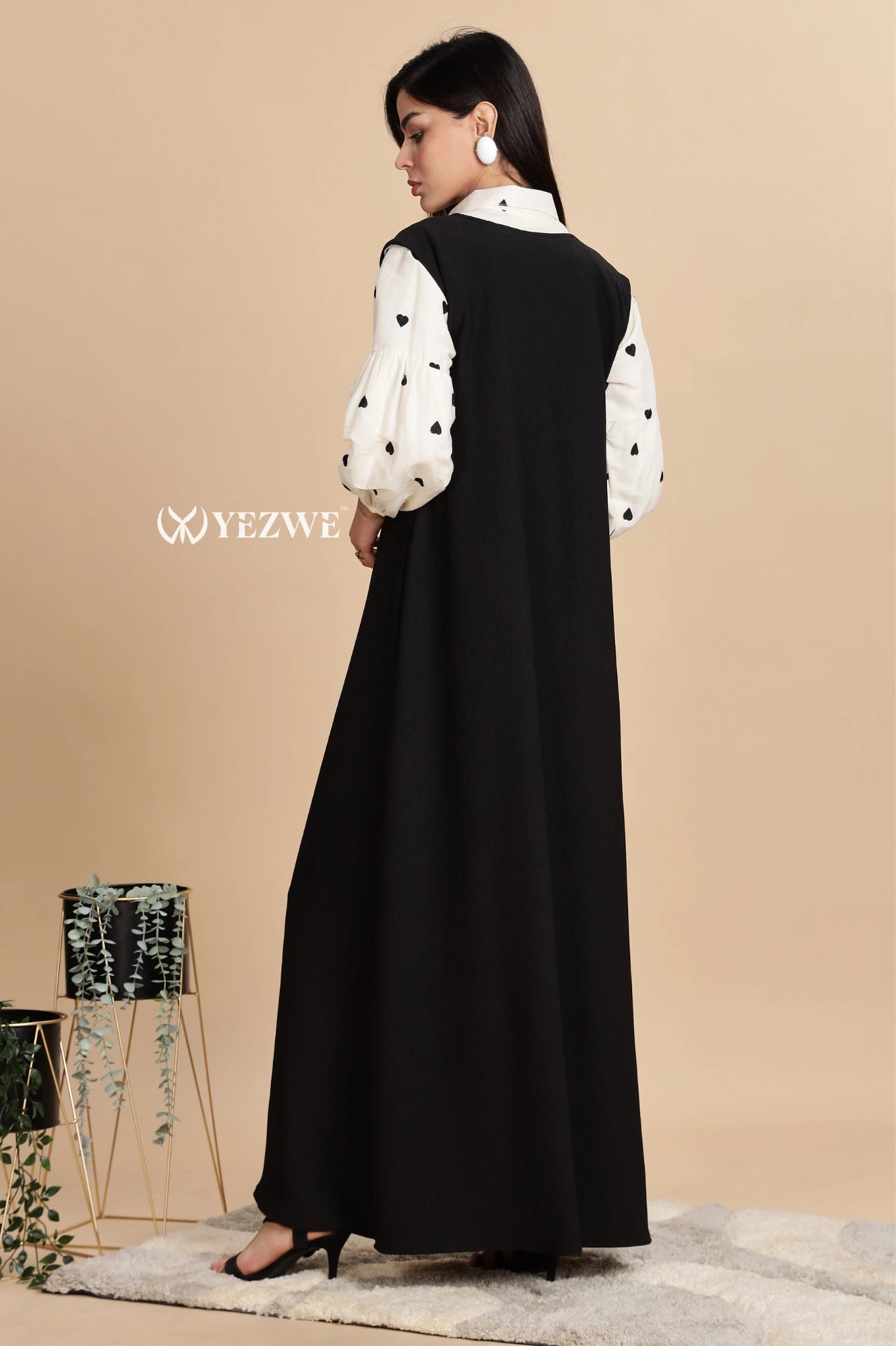 Yezwe Eid Chic Black Knitted Pinafore Dress with Love Embroidery – Modest Wear