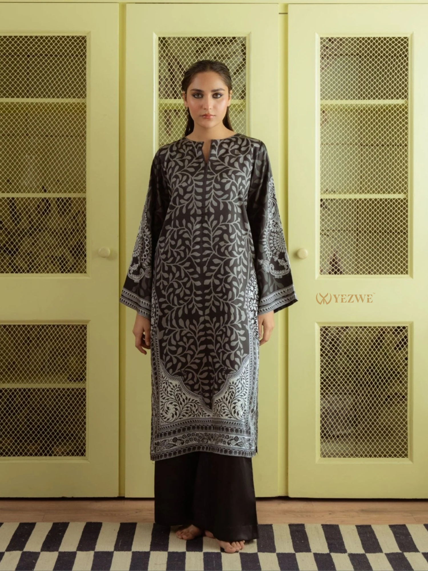 YEZWE Modest Co-Ord Set black and gray printed tunic with wide sleeves and black palazzo pants