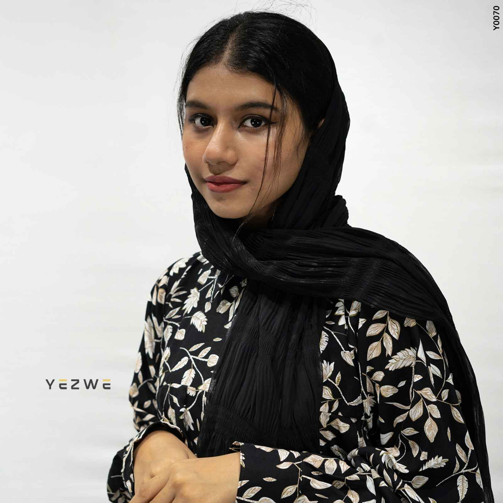 Yezwe modest floral maxi dress with black and white leaf pattern, ideal for elegant occasions