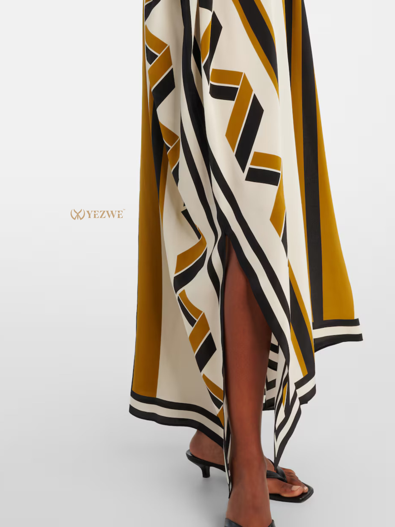 Stylish YEZWE Modest Kaftan with Geometric Patterns and Side Slits for Elegant Comfort